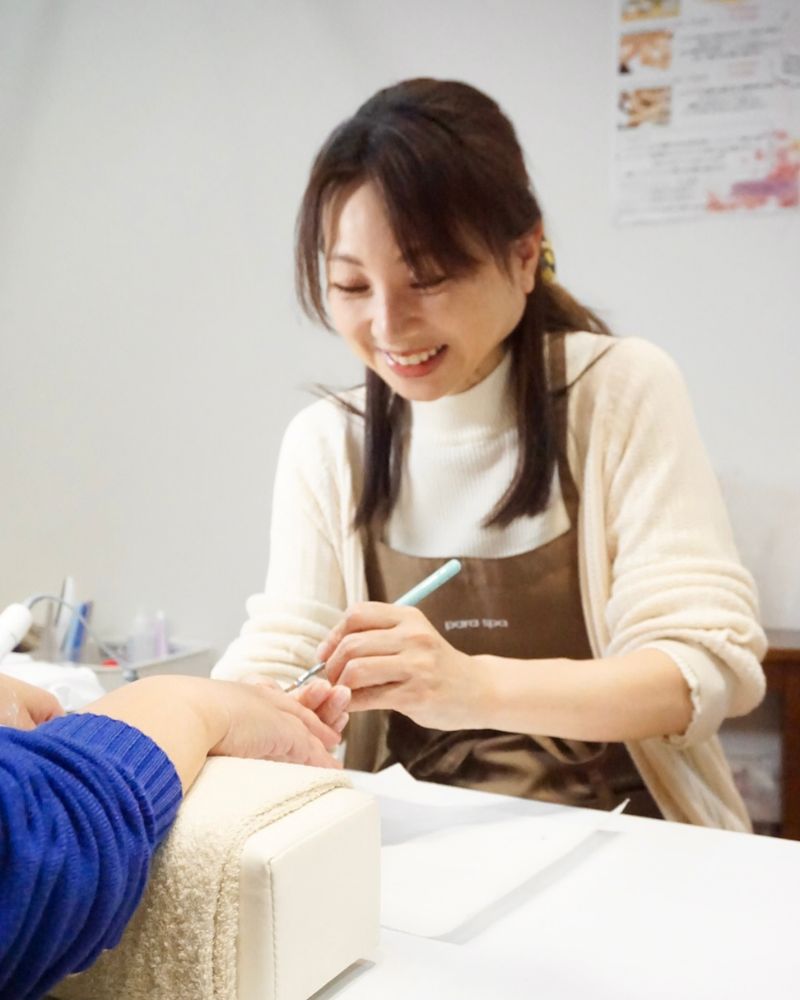 福岡市西区の美容室ROSE HIPスタッフ（ネイリスト）